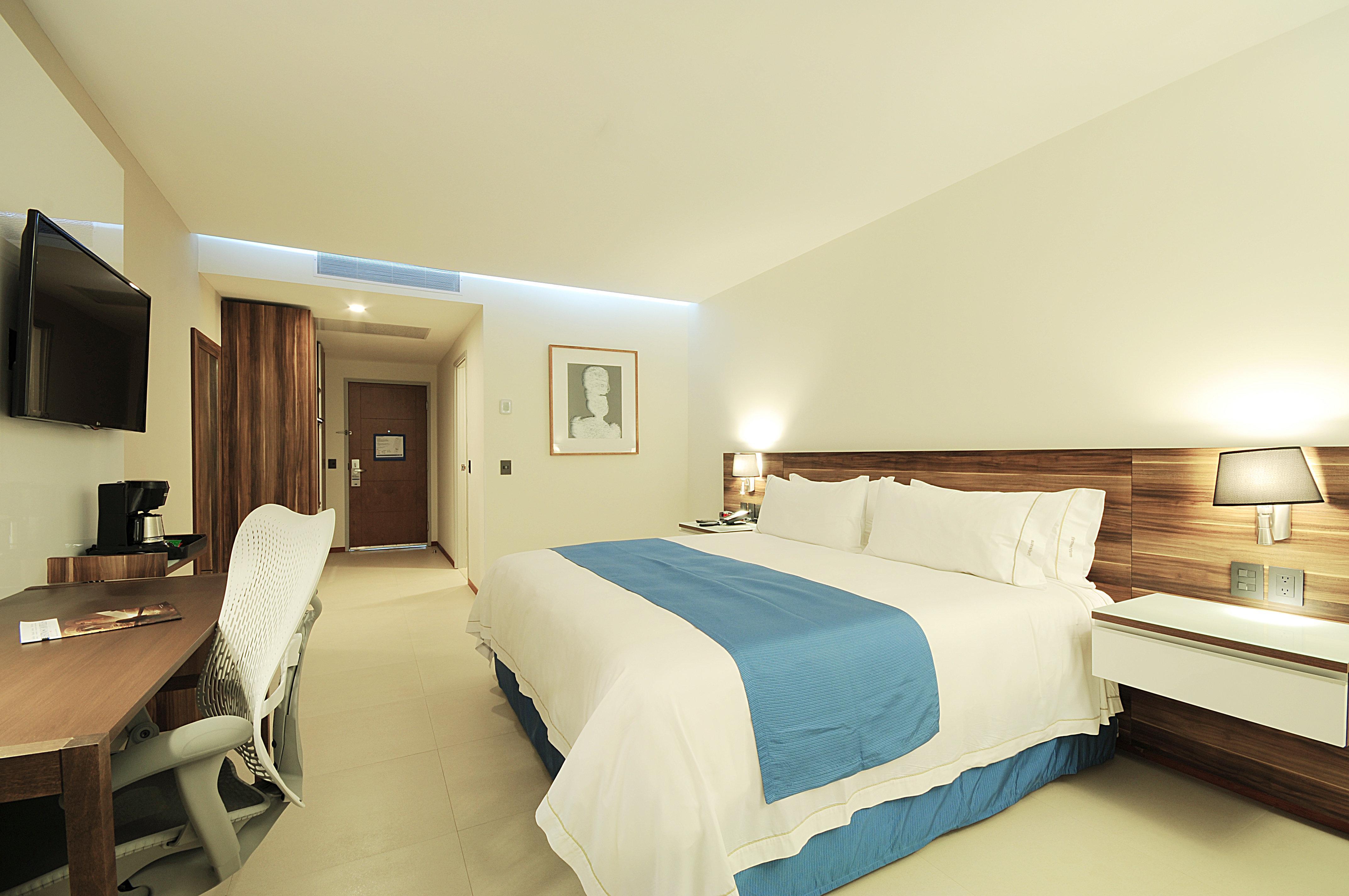 Holiday Inn Express Puerto Vallarta By Ihg Экстерьер фото